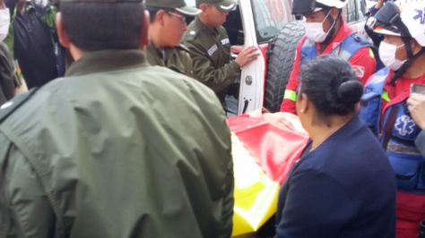 La senadora Carmen Eva Gonzales es evacuada tras 11 días de huelga. Foto:Angel Guarachi