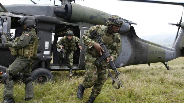 Miembros del Ejército y la Policía de Colombia. (Archivo)