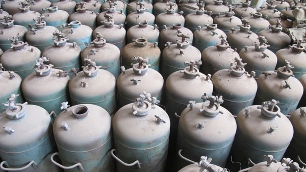 Garrafas de gas similares a las utilizadas en Siria