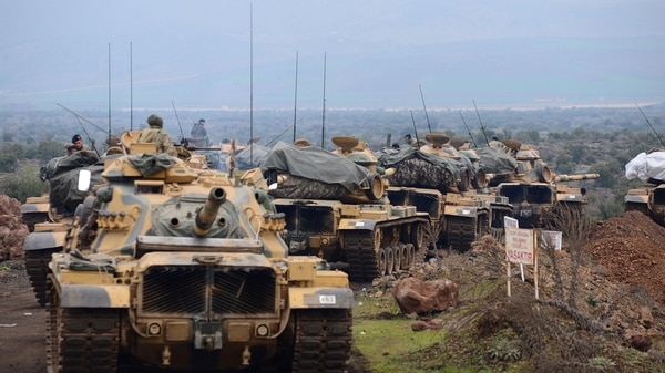 Tanques M60, de producción estadounidense, en una columna del ejército turco (Reuters)