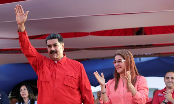 Nicolás Maduro y su esposa Cilia Flores durante un acto este miércoles (Reuters)
