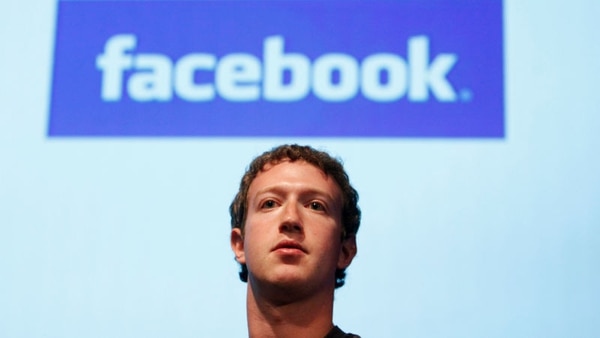 La empresa de Mark Zuckerberg recibió durísimas críticas del multimillonario George Soros en el Foro Económico Mundial de Davos.
