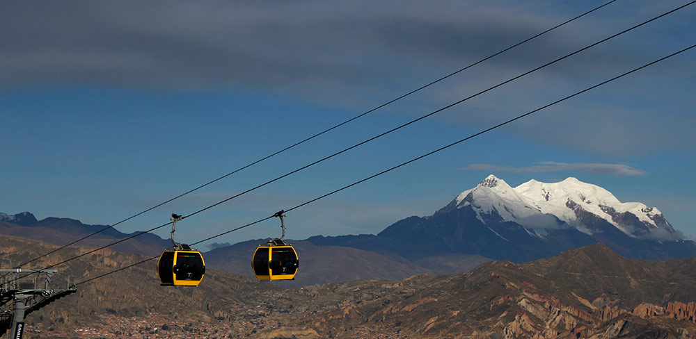 Dos años del teleférico que une las ciudades de La Paz y El Alto