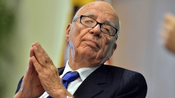 Rupert Murdoch, magnate de los medios, considera que en Facebook falta transparencia.