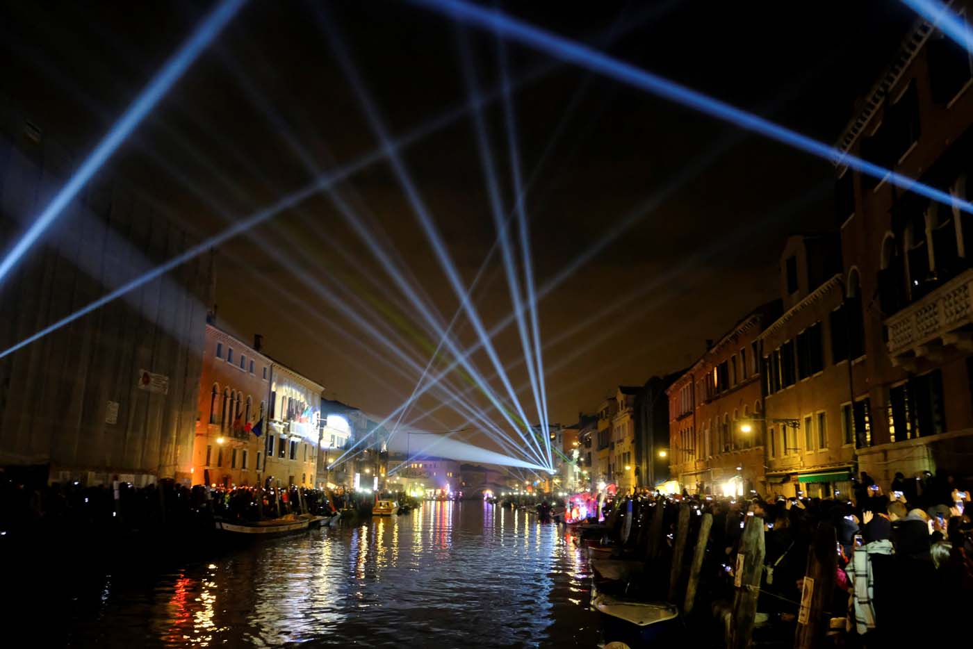 Cannaregio Channel is illuminated during the opening ceremony of the Carnival in Venice, Italy January 27, 2018. REUTERS/Manuel Silvestri