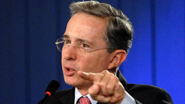 El ex presidente Álvaro Uribe, uno de los principales opositores a la rehabilitación política de las FARC (AFP)