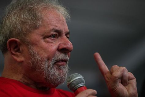 El ex presidente brasileño Luiz Inácio Lula da Silva reacciona durante un discurso en el Sindicato de los Metalúrgicos del ABC, este miércoles 24 de enero de 2018, en Sao Bernardo do Campo, Sao Paulo (Brasil). Foto: EFE