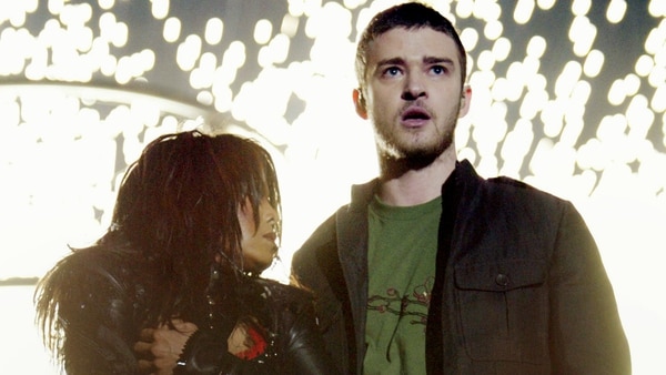 Justin Timberlake y Janet Jackson durante el espectáculo de medio tiempo en el Super Bowl.