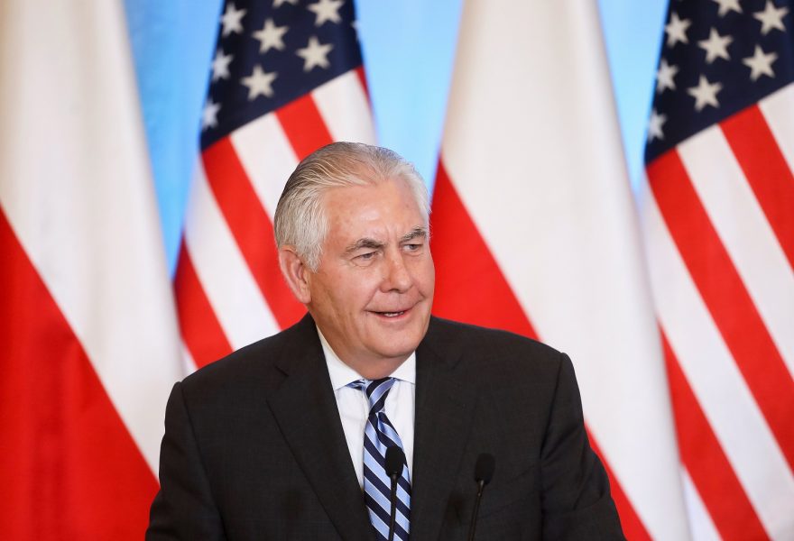 Warsaw (Poland), 27/01/2018.- US Secretary of State Rex Tillerson speaks during a joint press conference with Polish Foreign Minister Jacek Czaputowicz (not seen) after the meeting in Warsaw, Poland, 27 January 2018. Rex Tillerson is on two day official visit in Poland. (Varsovia, Polonia, Estados Unidos) EFE/EPA/PAWEL SUPERNAK POLAND OUT