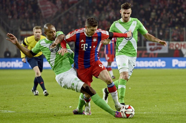 Robert Lewandowski, en general, tendrá más confianza para tirar a puerta que la mayoría de delanteros de la Bundesliga. Foto de Fabian Bimmer, Reuters