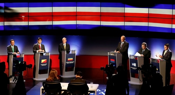 Los candidatos Antonio Alvarez Desanti, Carlos Alvarado, Rodolfo Hernandez, Rodolfo Piza, Juan Diego Castro y Fabricio Alvarado participan del último debate electoral (Reuters)