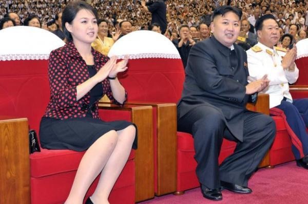 Kim Yo-jong, junto a su hermano Kim Jong Un