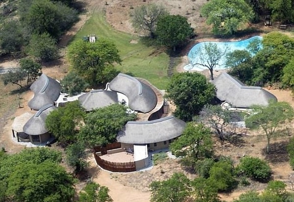 Vista aérea de los bungalows de Ingwelala
