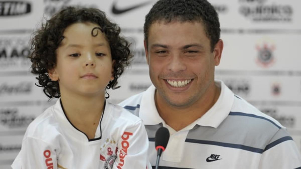 Resultado de imagen para ronaldo nazario anuncia su retiro