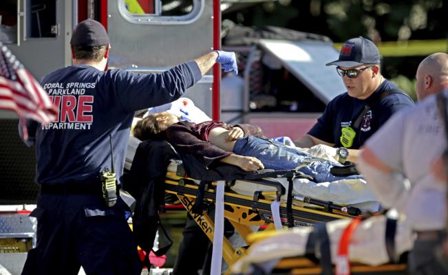 Al menos 17 muertos por tiroteo en escuela de Florida, confirma la Policía