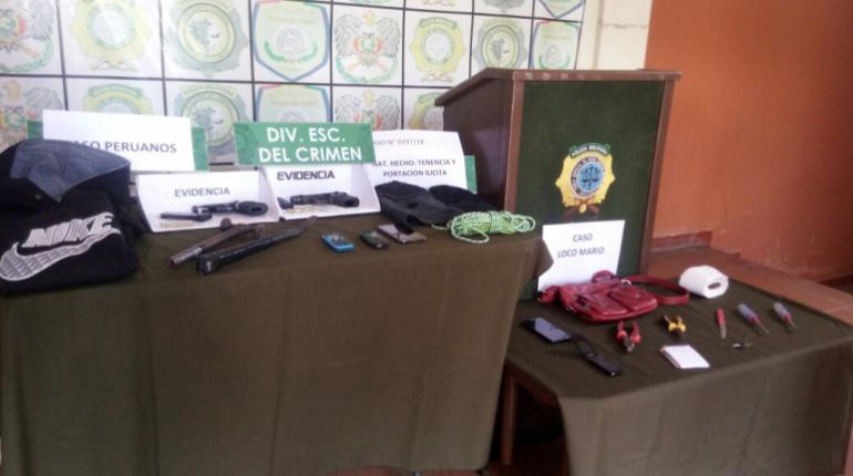 Armas y objetos que eran usados por los delincuentes. | Foto: Sabrina Lanza