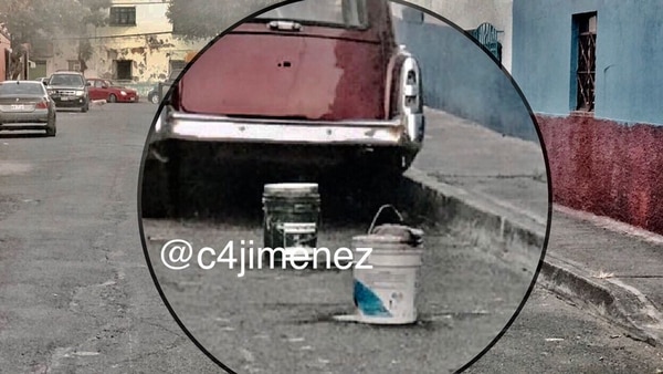 Los restos estaban dentro de dos cubetas de plástico cubiertas con cemento (@C4Jimenez)