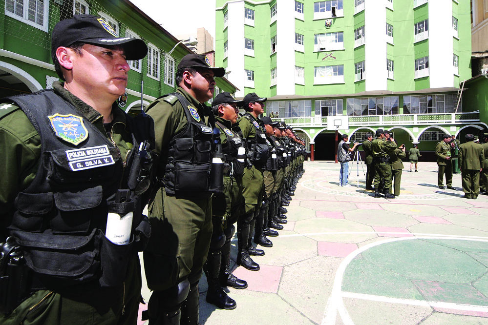 21F: la Policía se acuartela en el país para desbloquear vías