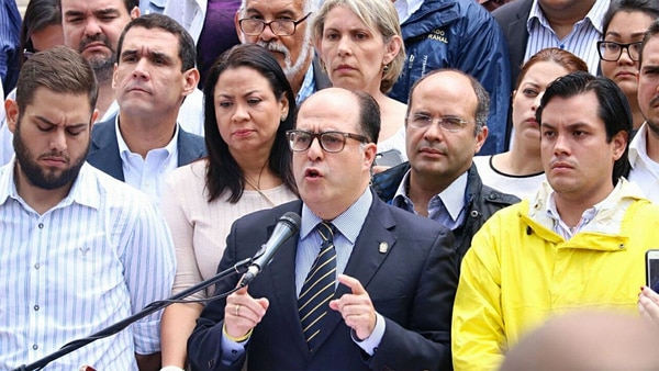 La MUD definirá en las próximas horas su postura frente a la convocatoria de elecciones presidenciales (@Julioborges)