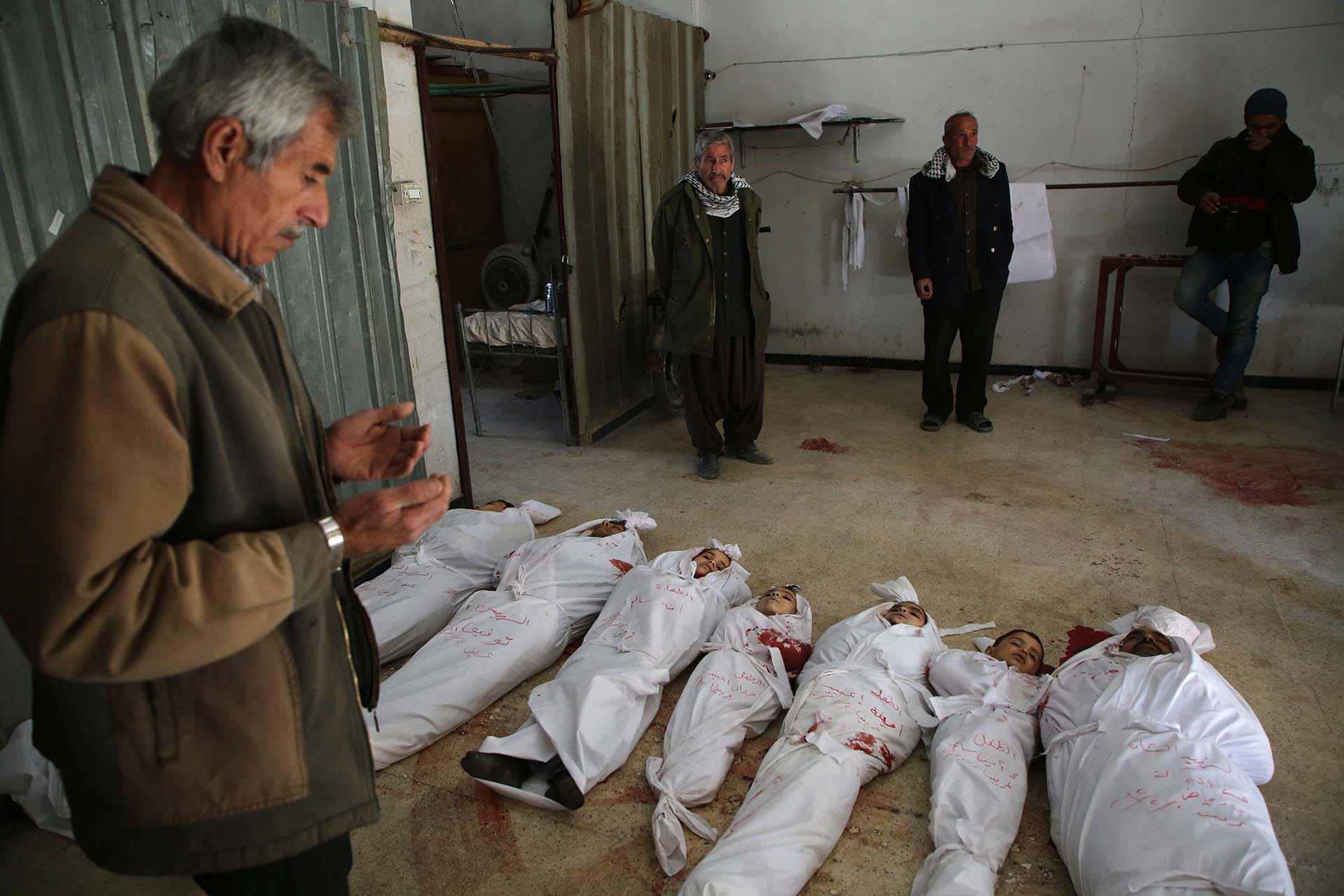 Decenas de niños fueron asesinados en los bombardeos (AFP)