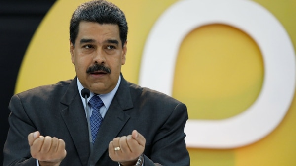 Nicolás Maduro hablando de las ofertas para la criptomoneda Petro en Caracas (Reuters)