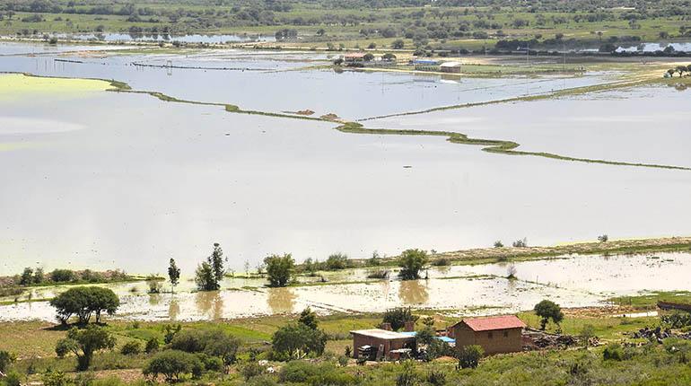 Las lagunas de Quenamari, al sur de Cercado, y Cotapachi en Quillacollo (en la foto) están llenas de agua después de varios meses secas. Sin embargo, las reservas están contaminadas. Las autoridades no hacen nada para mantenerlas. | Ruben Rodriguez