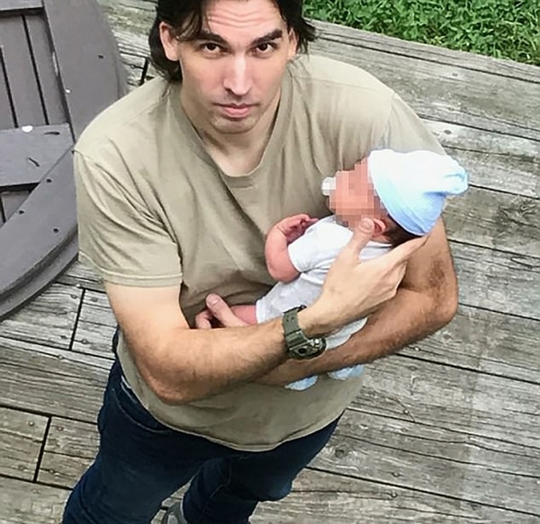Steven Pladl y Katie Pladl tuvieron un hijo en septiembre pasado. Fueron arrestados por incesto por las autoridades de Carolina del Norte