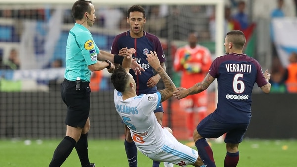 Neymar vio la tarjeta roja en su anterior duelo ante el Olympique Marsella (AFP)