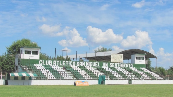 La cancha de San Miguel, en Los Polvorines (@CASM_Oficial)