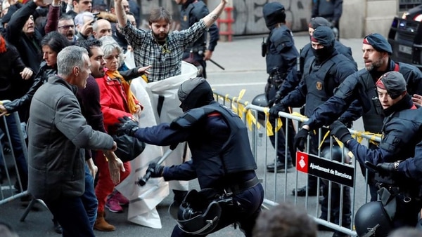 También hubo manifestaciones en contra de la llegada de Felipe VI