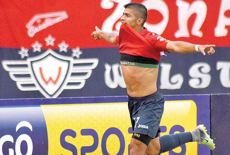 EL DELANTERO GABRIEL RÍOS CELEBRA UNO DE SUS GOLES EN LA COPA LIBERTADORES DE 2017. DICO SOLÍS