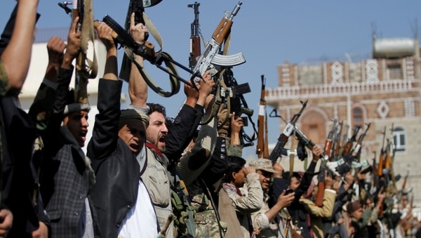 Milicias a fines a los hutíes en Yemen. (REUTERS/Mohamed al-Sayaghi)