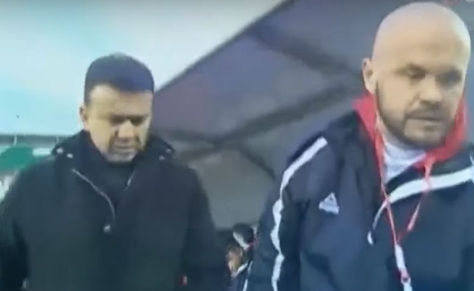 Julio César Baldivieso (izq.) y su ayudante de campo Francisco Argüello antes del cotejo con Argelia. Foto: Captura Video