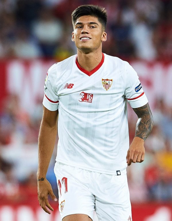 Si bien en Sevilla no juega de nueve, jugó en ese puesto dos de los tres partidos que disputó con Sampaoli y marcó un gol (Getty)