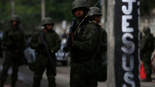 Patrullas militares en Río de Janeiro (Reuters)