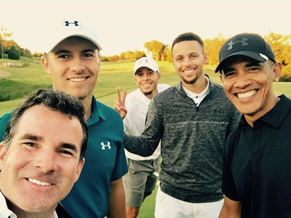 Curry participó junto a Bracak Obama de un torneo de golf