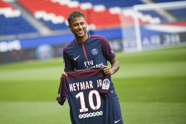 Neymar cobra dinero según el club en el que juegue, ya que Nike los divide en cuatro categorías