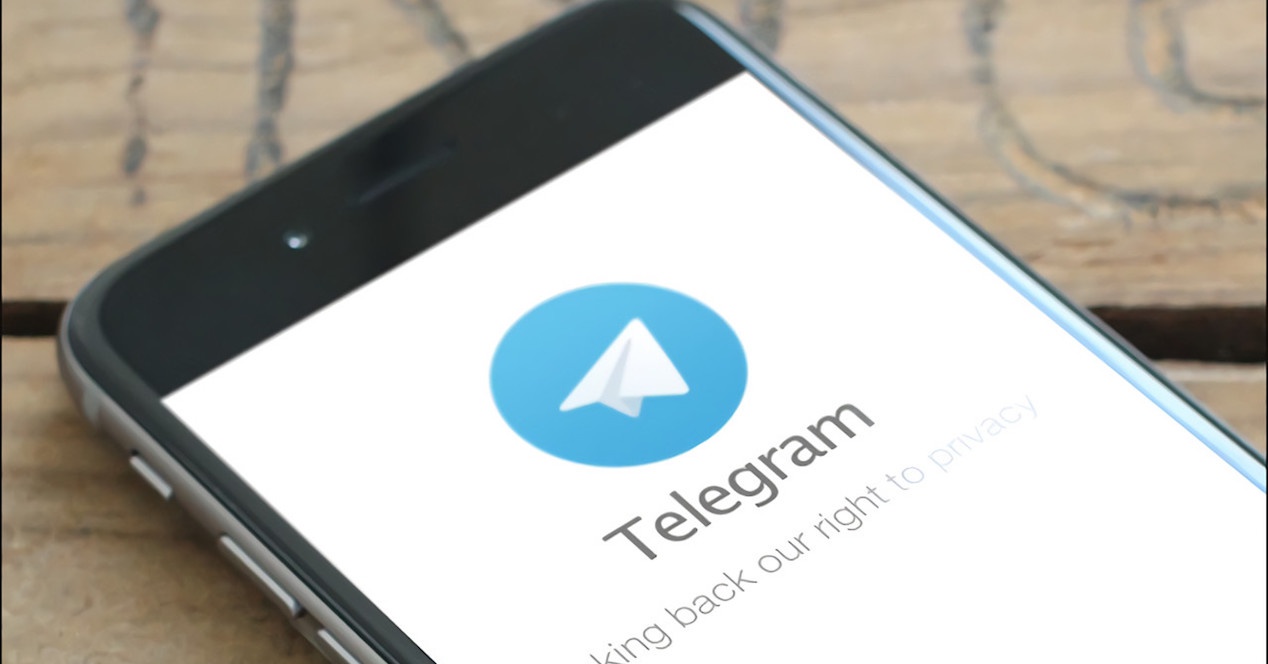 telegram en smartphone