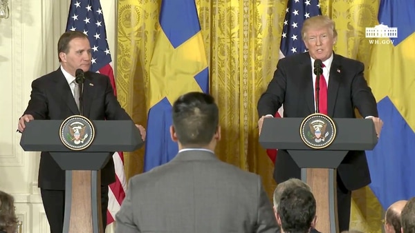 Donald Trump en una conferencia de prensa junto al primer ministro sueco, Stefan Löfven (EFE)
