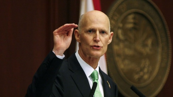 El gobernador de Florida, Rick Scott