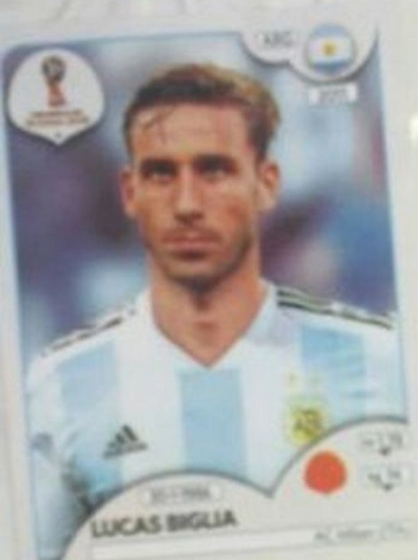 La figurita de Lucas Biglia, otra de las que se filtró en las redes sociales (@FootCardSticker)