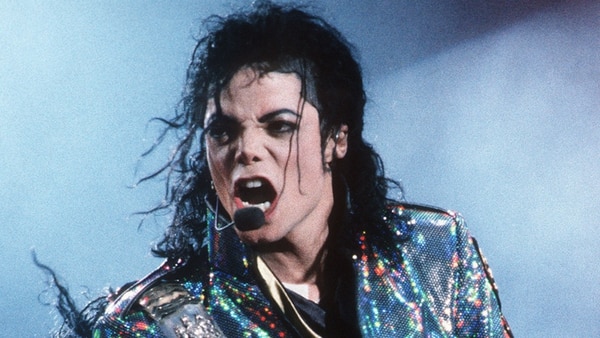 Michael Jackson durante una actuación (Archivo)