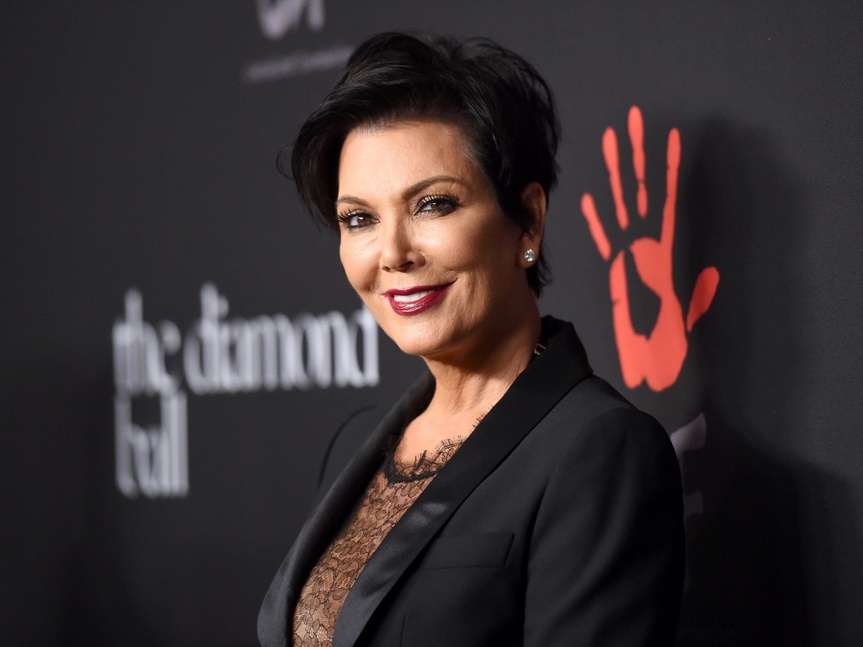 ¿Qué nos quiere decir Kris Jenner con su radical cambio de pelo?