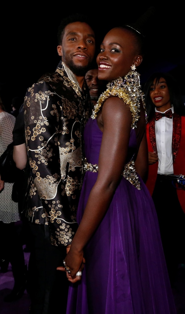 Chadwick Boseman y Lupita Nyong’o en el estreno de la película Black Panther (Reuters)