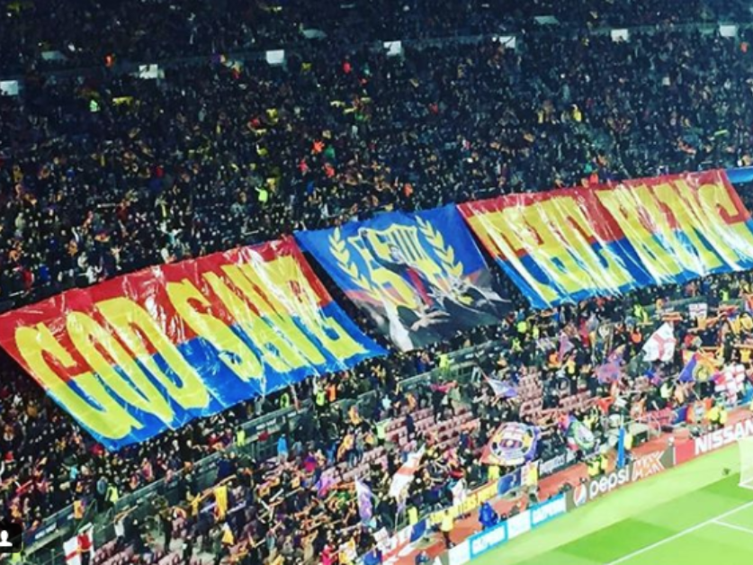 El Camp Nou rinde tributo a Messi: “God save the King”