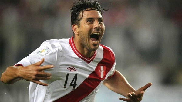 Claudio Pizarro intenta ganarse la citación para jugar el Mundial con Perú