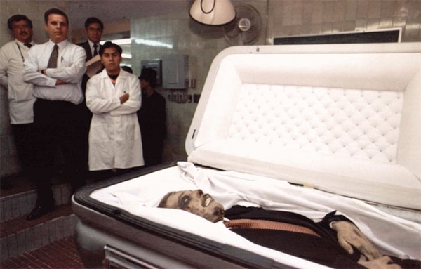 Su certificado de defunción, en el hospital Santa Mónica, estaba con el falso nombre Antonio Flores Montes