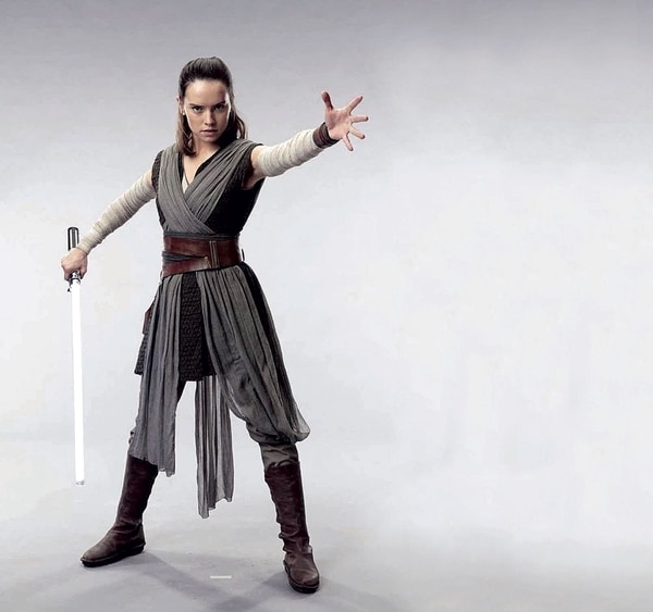 La actriz Daisy Ridley, se alzó con el galardón a mejor actriz por su papel en “Star Wars: El último Jedi”