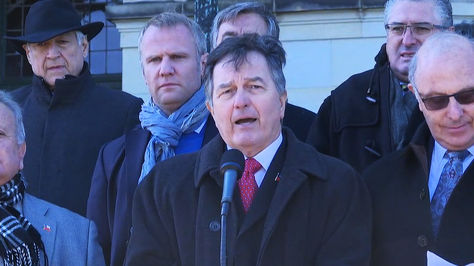 El canciller de Chile, Roberto Ampuero, a la salida de la primera jornada de los alegatos orales de la demanda marítima.