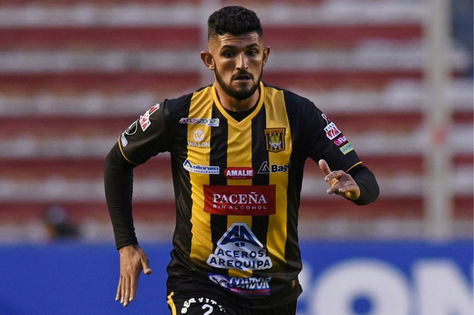 Maximiliano Ortiz durante un partido local en La Paz. Foto: Archivo